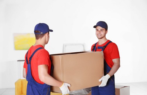 Customer raising a service complaint about a moving van booking