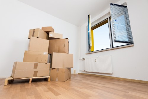 Flexible storage solutions for moving and business needs in Watford