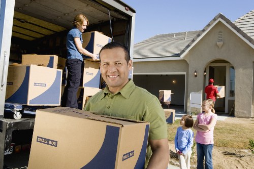 Preparing a quotation request for moving help in Watford